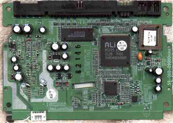 Bild der Steuerplatine des ATAPI-ROMS.